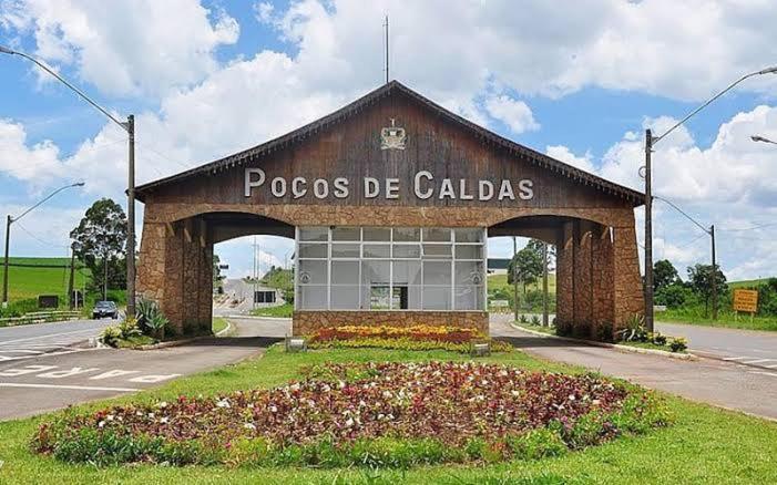 Apto 3 Quartos Com Espaco Gourmet E Vista Panoramica Посус-ди-Калдас Экстерьер фото